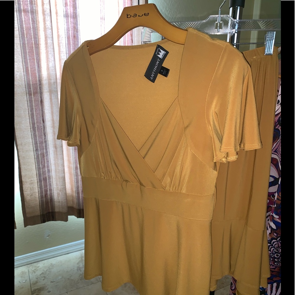 Matching yellow business apparel